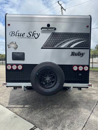 Blue Sky Ruby 18ft6 Off Road Centre Door view 6