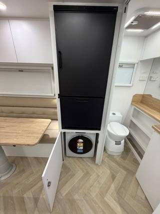 Sunrise Platinum 17ft Off Road view 14