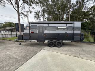 Sunset Explorer Ultimate 21ft Off Road Bunk view 5