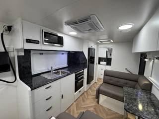Sunrise La Maison 23ft6 Front Wardrobes view 10